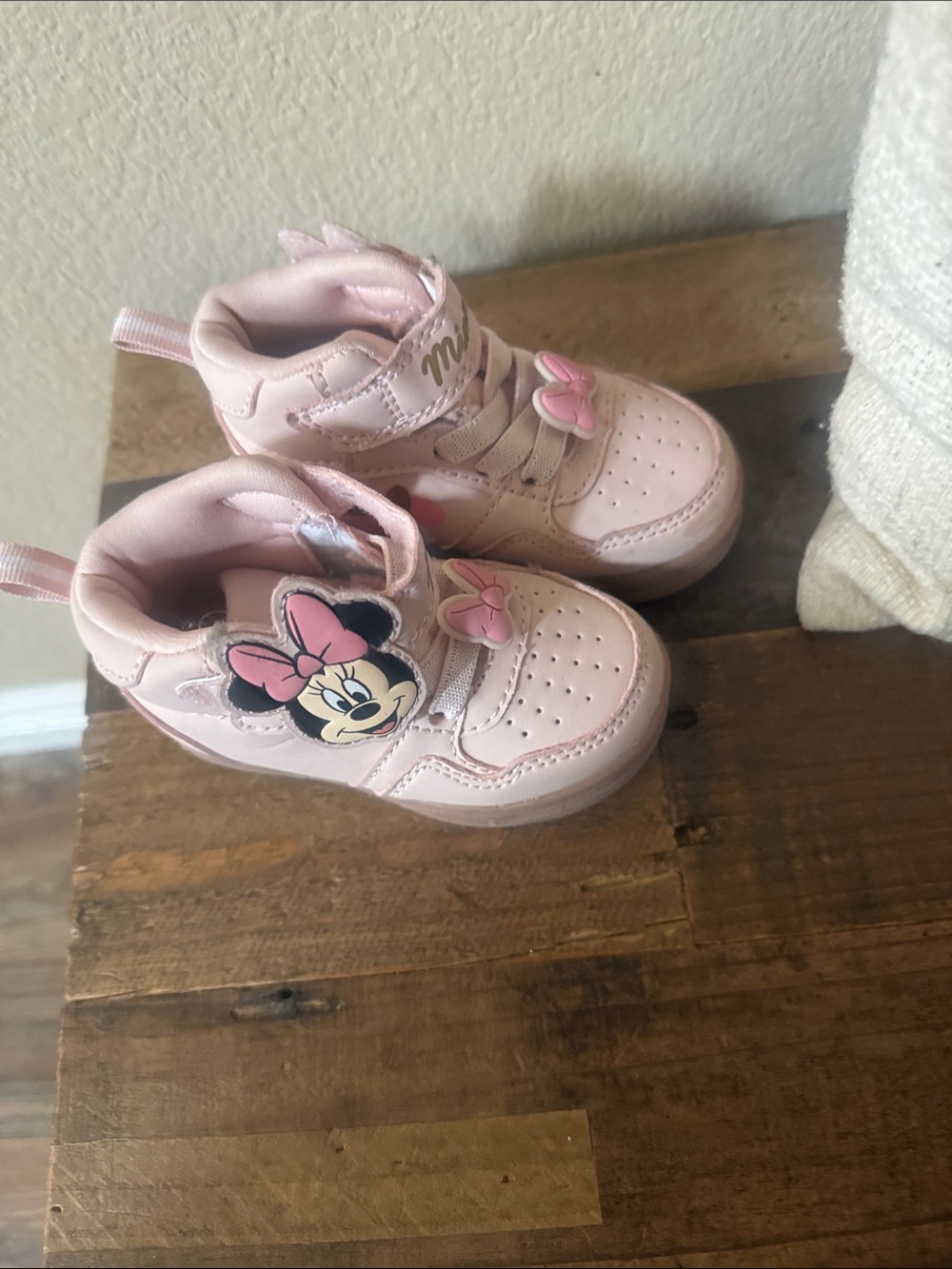 Disney Pink Minnie Mouse Kids High-Top Sneakers